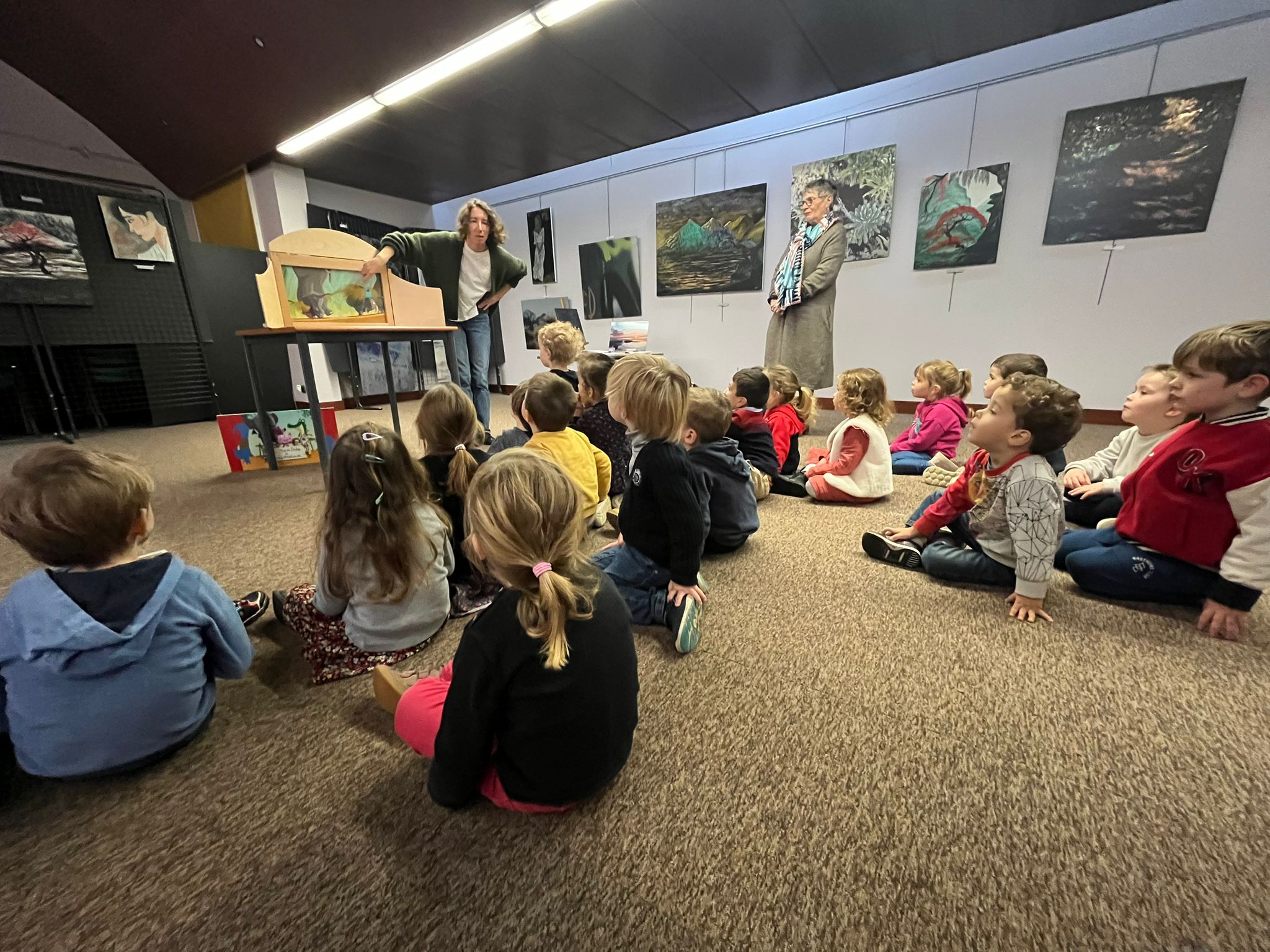 Lecture à la mediathèque