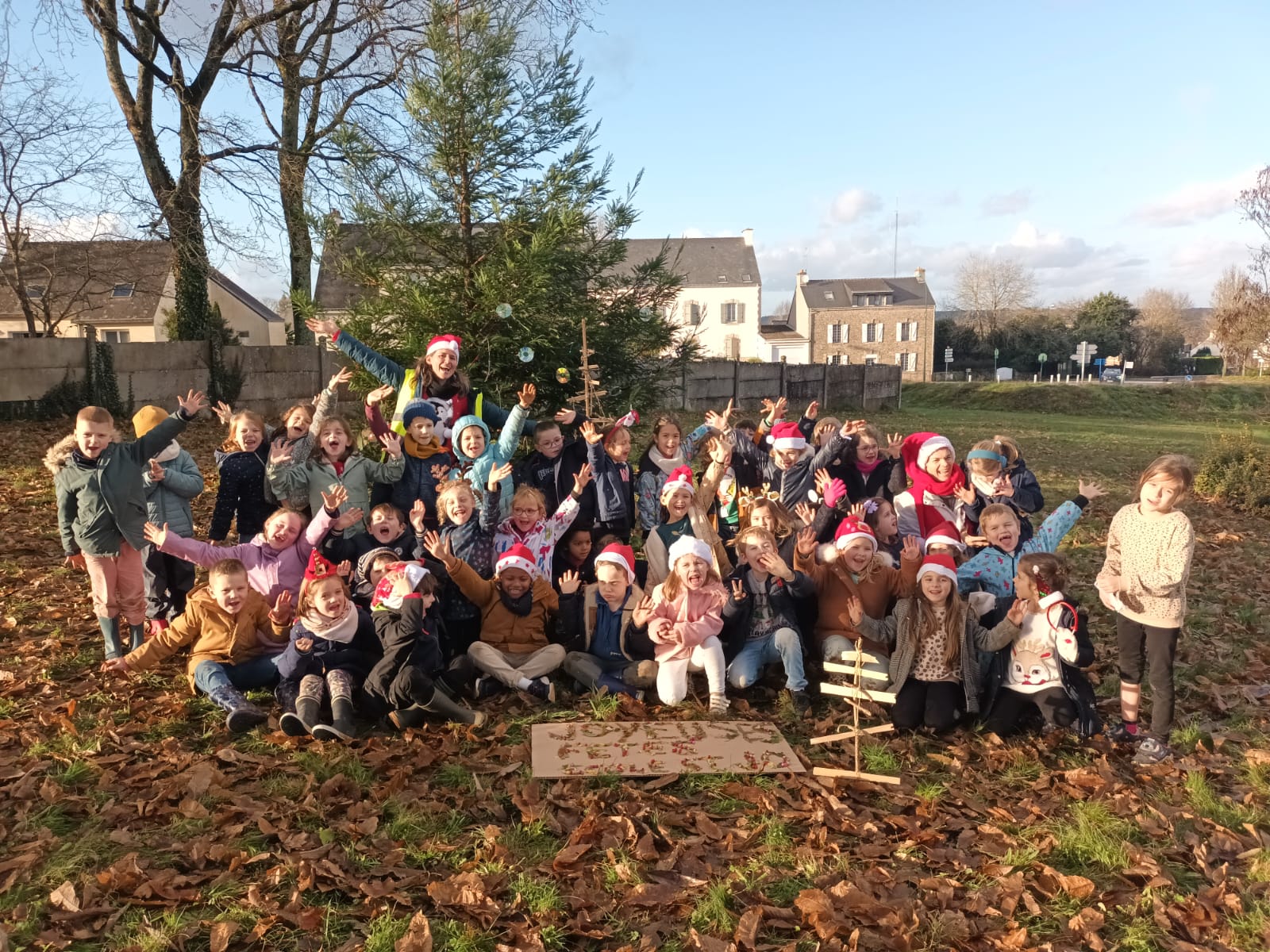 ECOLE DEHORS  sur NOËL       LE 19 DECEMBRE 2025