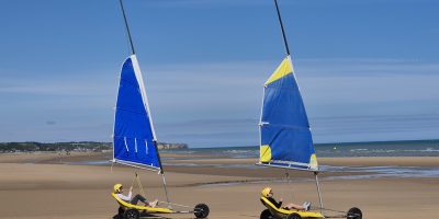 Char à voile sur Omaha Beach