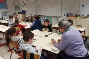 Rencontre intergénérationnelle.