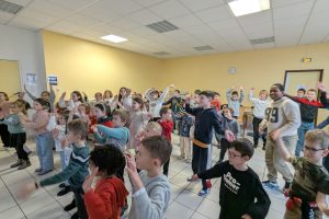 RASSEMBLEMENT AVEC NOTRE CLASSE BINÔME: LES CM1!